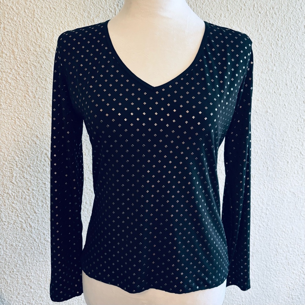 Elegant Black V-Neck Women's Top